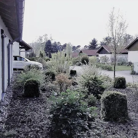 Pinus Semesterbostad Lenz